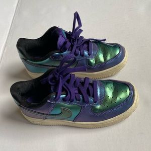 Nike Air Force 1 LV8 Purple Neptune Green.